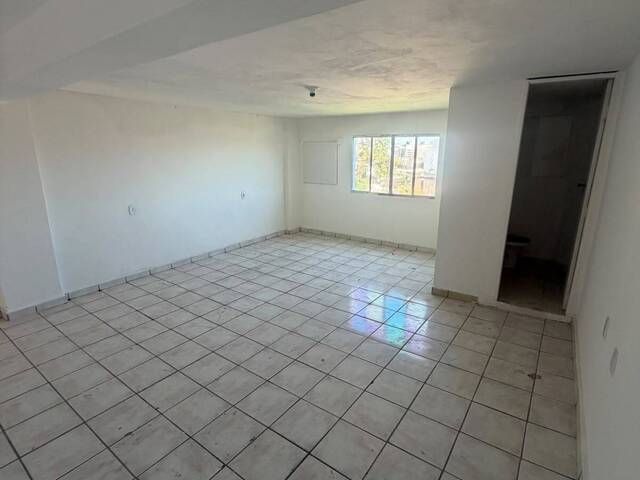 Sala para Venda em Serra - 2